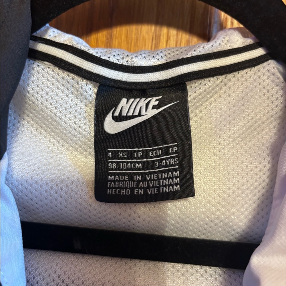 Nike Kids Black and Light Gray Hooded Windbreaker Jacket - Picture 4 of 4